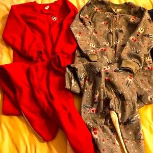 Boys Size 8  Warm Fleece Footed Pajamas. Bundle of 2. No Rips Or Tears.